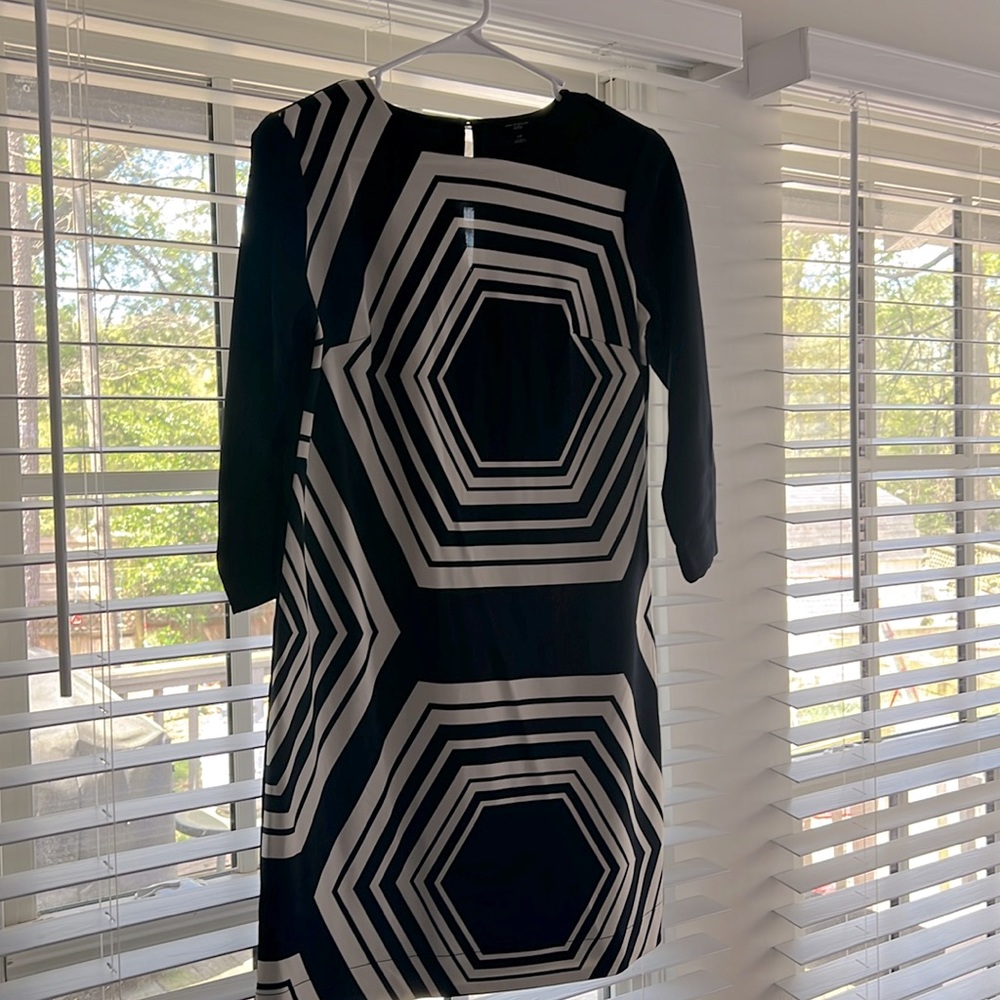 Ann Taylor navy/white shift dress size SP - barely worn!